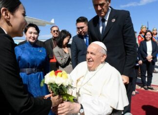 Francisco concluye su viaje apostólico a Mongolia